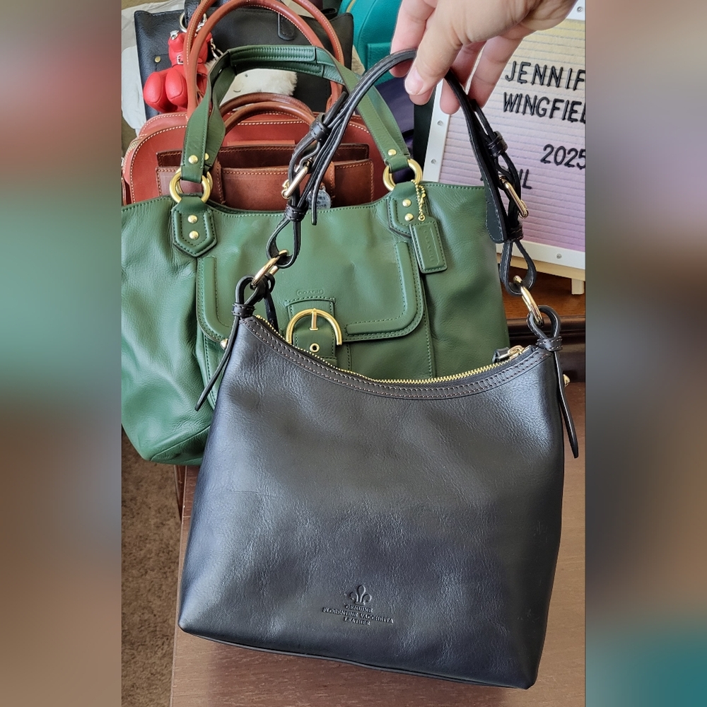 EUC Dooney & Bourke Florentine Leather Small Lucy Bag In Black - Picture 2 of 13